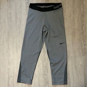 Cropped women’s Nike Pro leggings